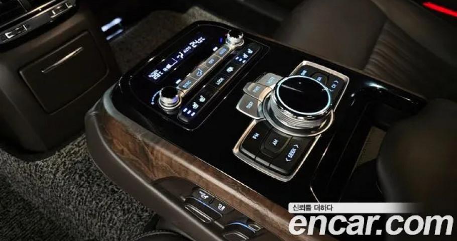 Genesis G90 