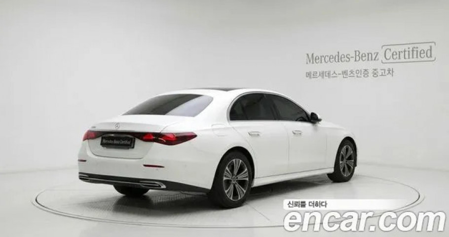 Mercedes-Benz E-Class 