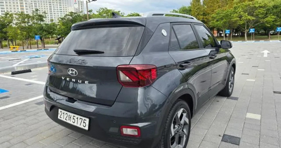Hyundai Venue 