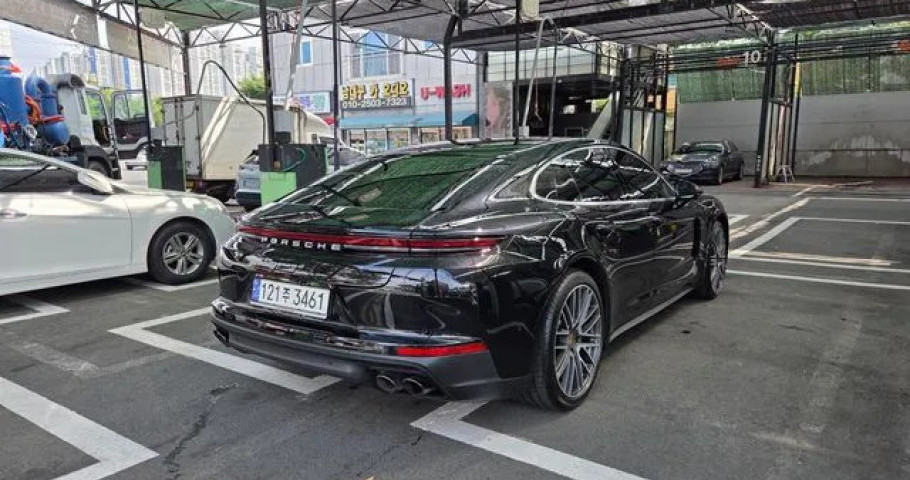 Porsche Panamera 