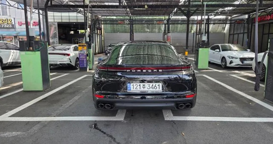 Porsche Panamera 