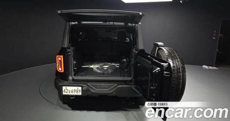 Ford Bronco 