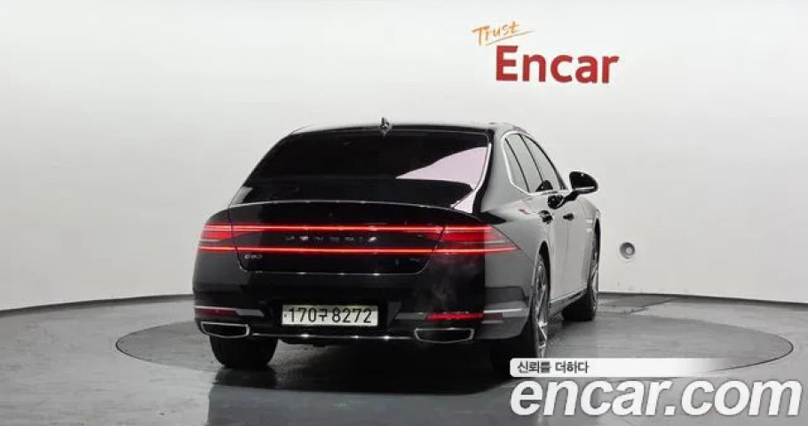 Genesis G90 