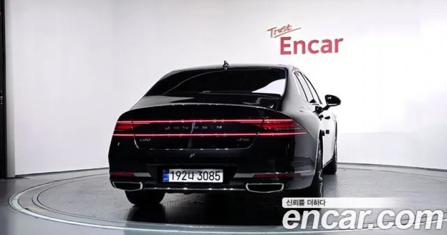 Genesis G90 
