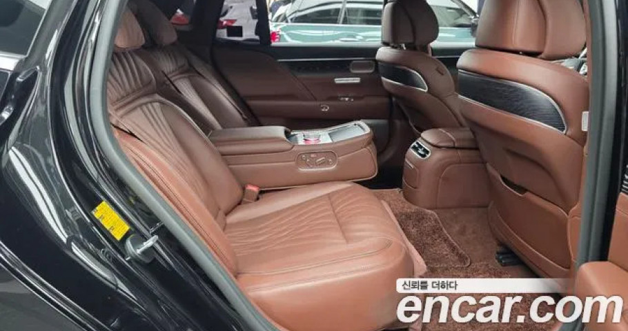 Genesis G90 