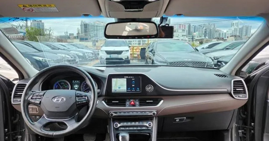 Hyundai Grandeur 