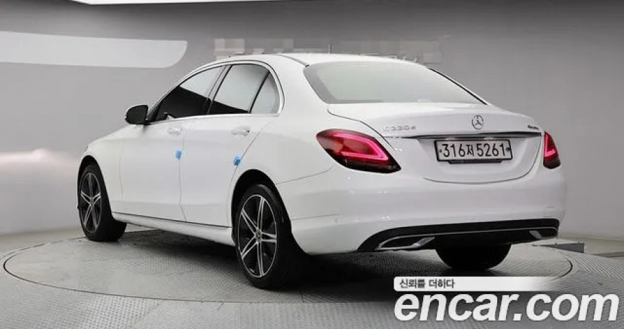 Mercedes-Benz C-Class 