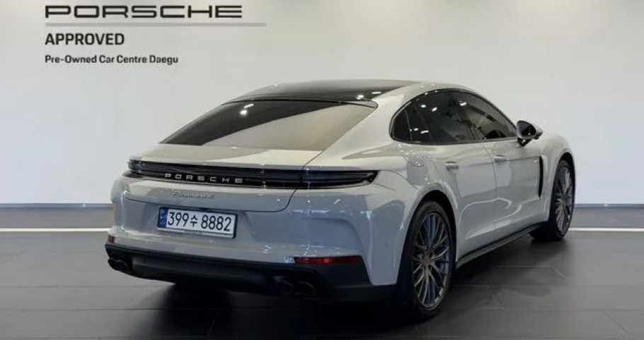 Porsche Panamera 