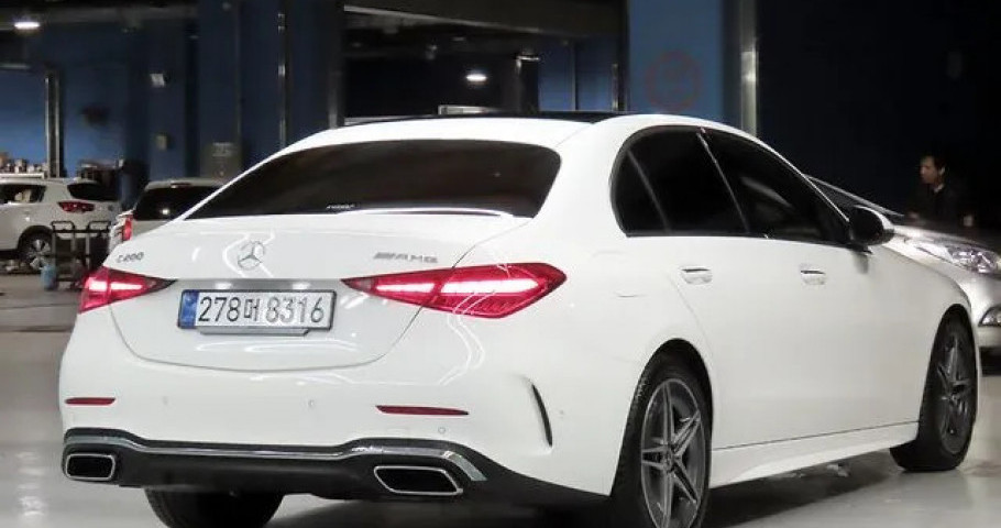 Mercedes-Benz C-Class 