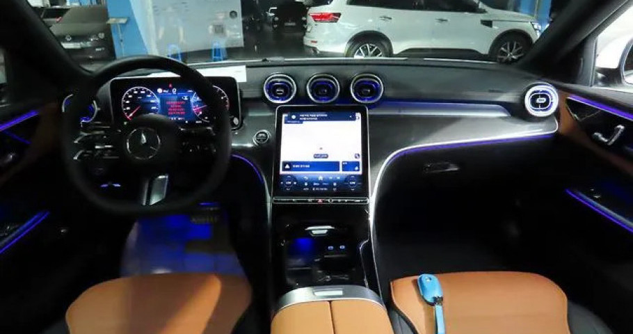 Mercedes-Benz C-Class 