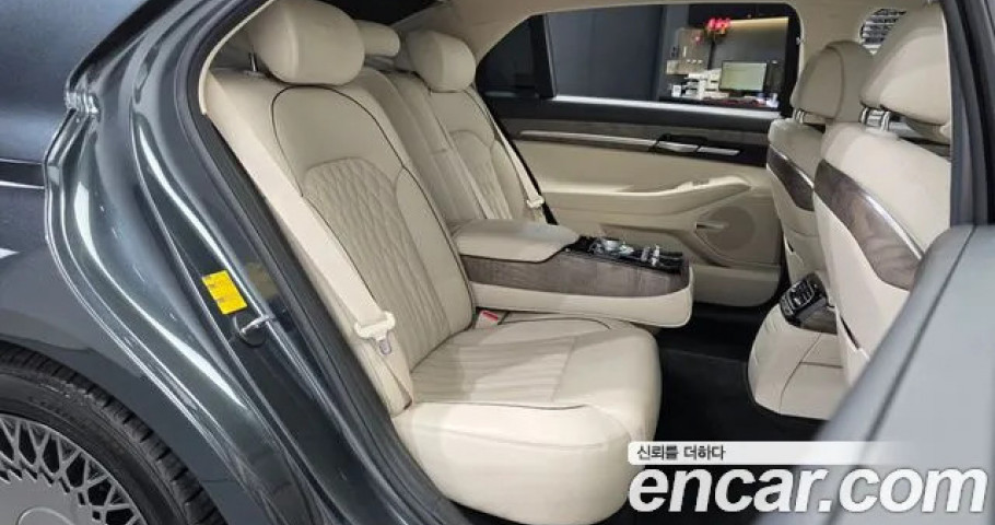 Genesis G90 