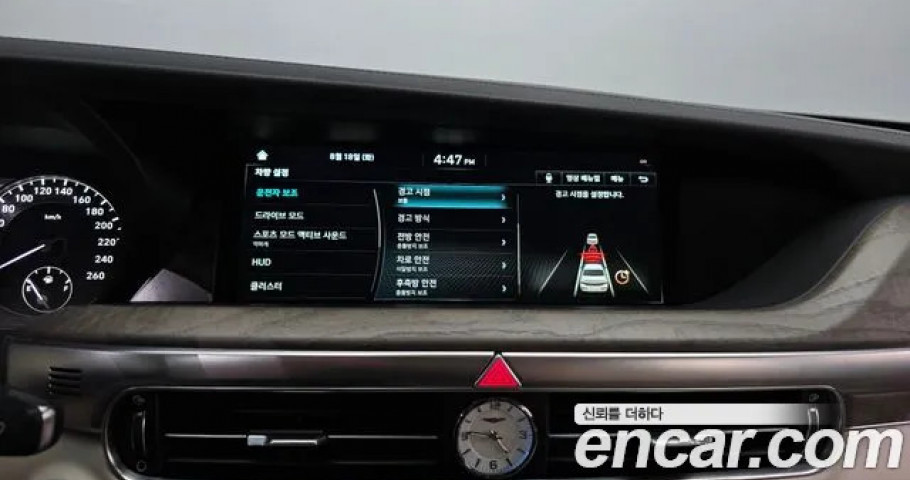 Genesis G90 