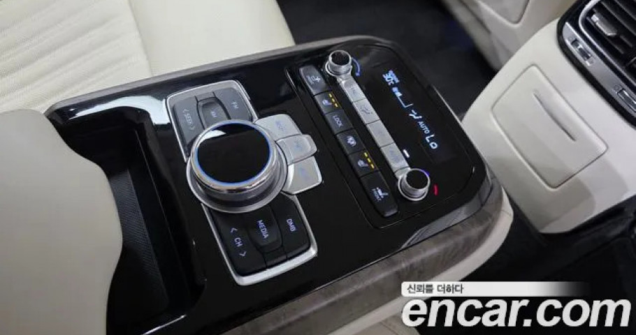 Genesis G90 