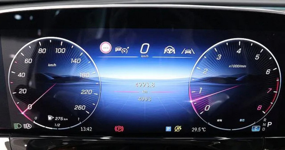 Mercedes-Benz E-Class 