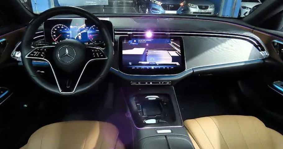 Mercedes-Benz E-Class 