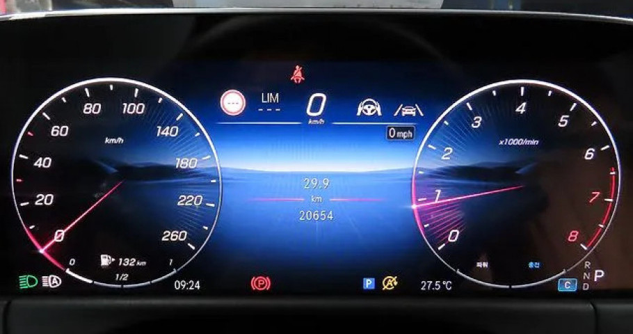 Mercedes-Benz E-Class 