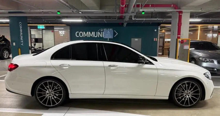 Mercedes-Benz E-Class 