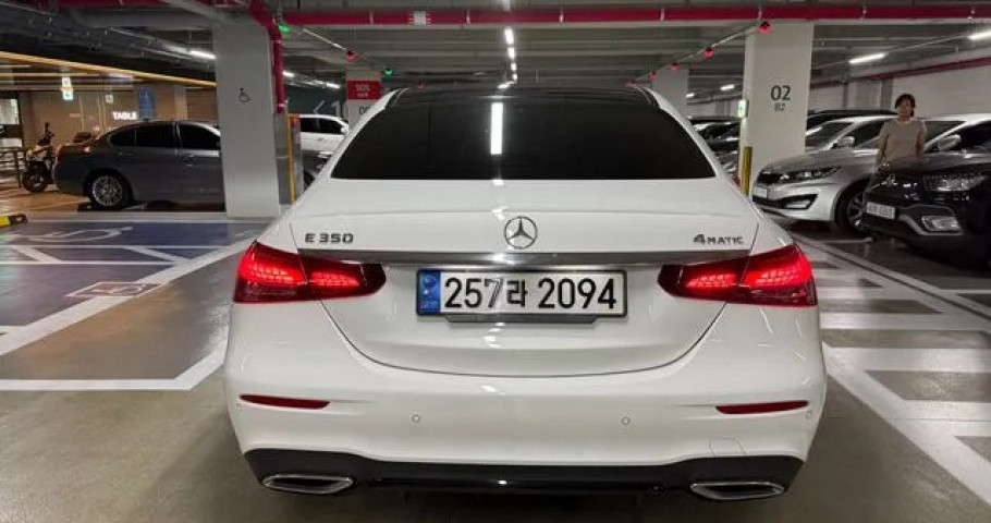Mercedes-Benz E-Class 