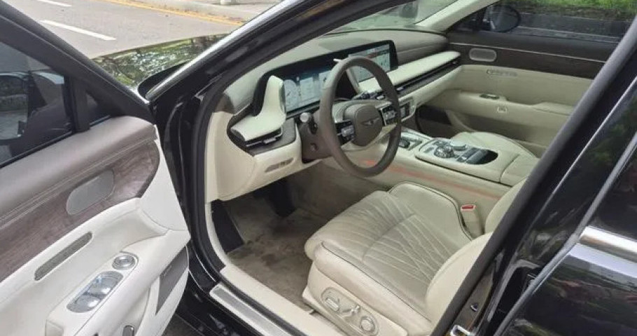 Genesis G90 