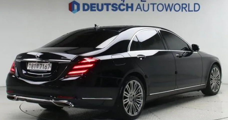 Mercedes-Benz S-Class 