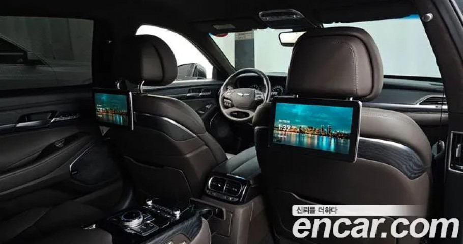 Genesis G90 