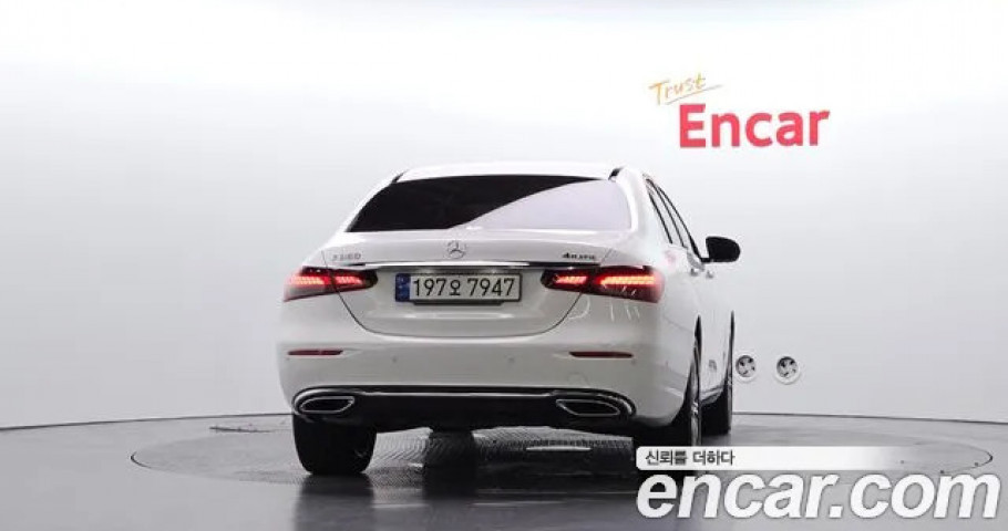 Mercedes-Benz E-Class 