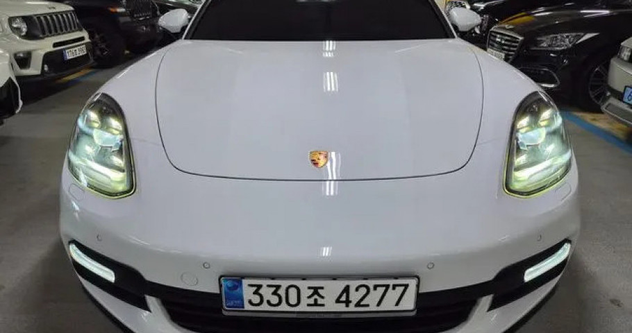 Porsche Panamera 
