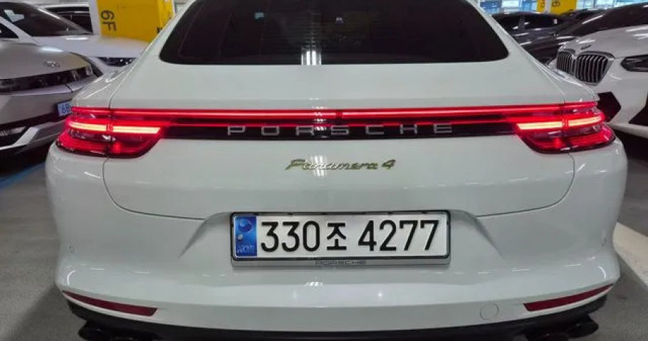 Porsche Panamera 