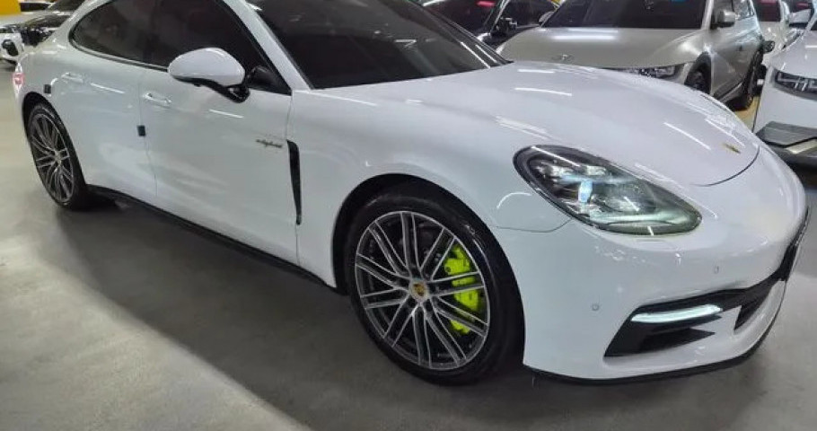 Porsche Panamera 