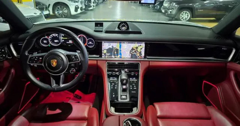 Porsche Panamera 