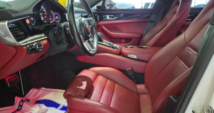 Porsche Panamera 