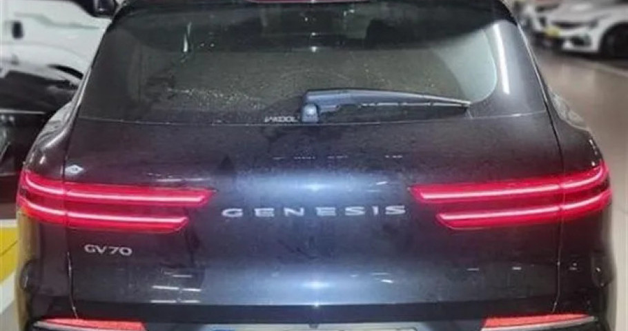 Genesis Gv70 