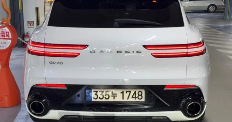 Genesis Gv70 