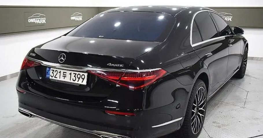 Mercedes-Benz S-Class 