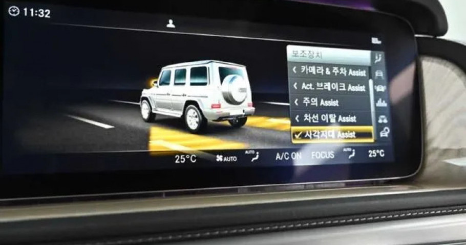 Mercedes-Benz G-Class 