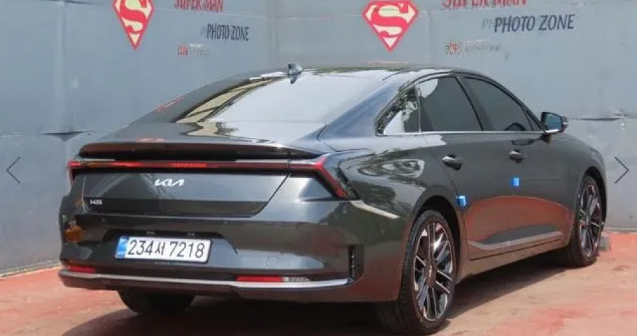 Kia K8 