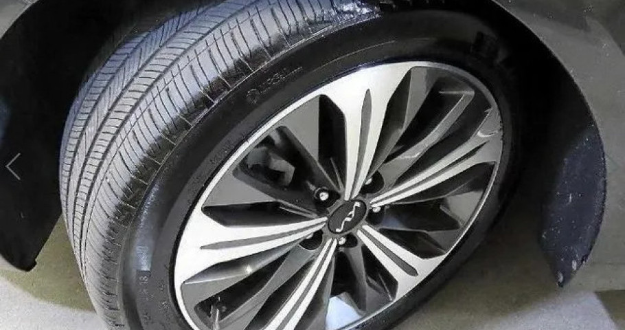 Kia K8 
