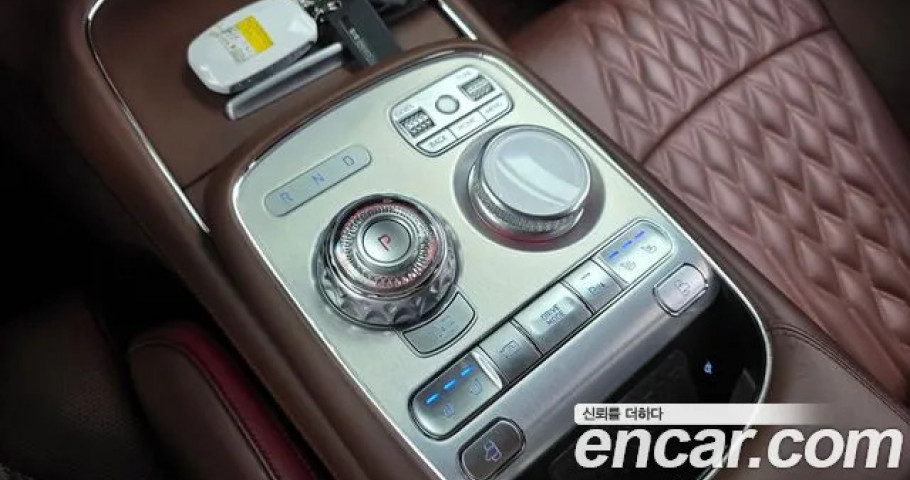 Genesis G90 