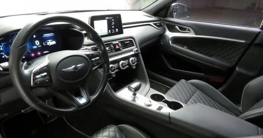 Genesis G70 