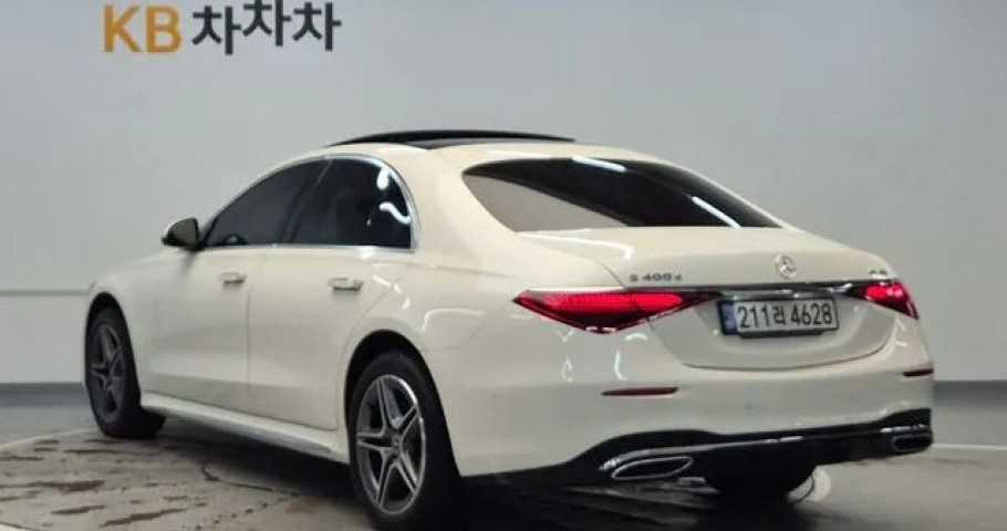 Mercedes-Benz S-Class 