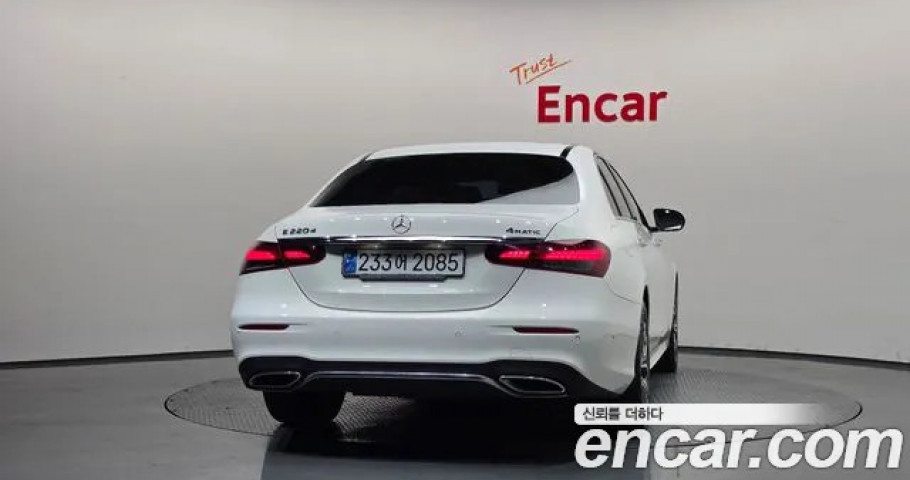 Mercedes-Benz E-Class 