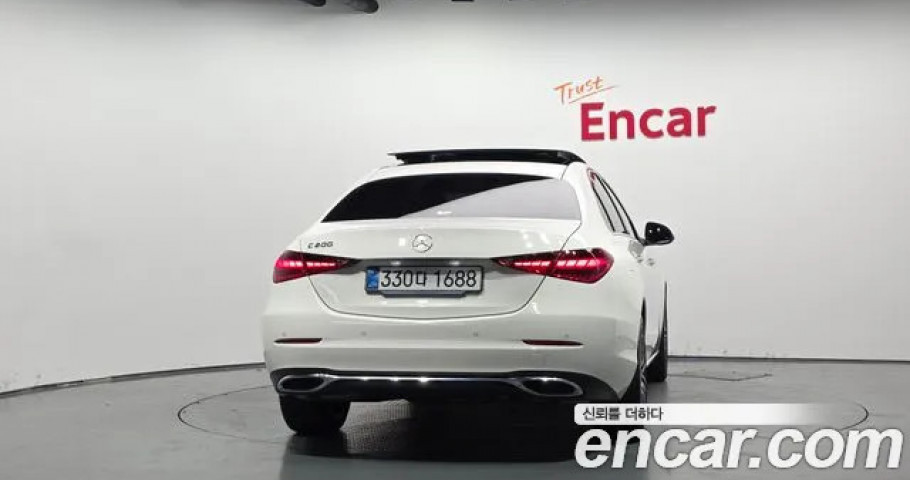 Mercedes-Benz C-Class 