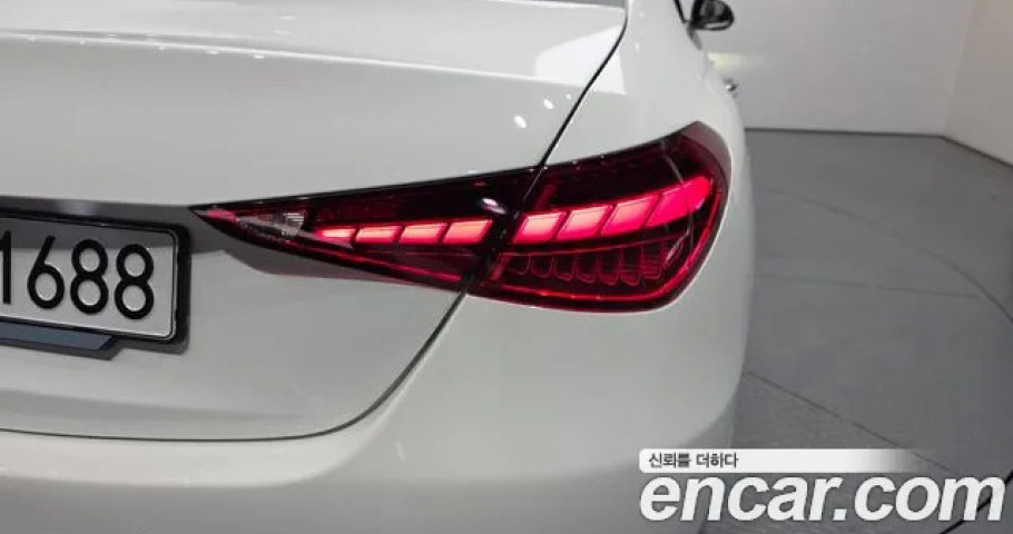 Mercedes-Benz C-Class 