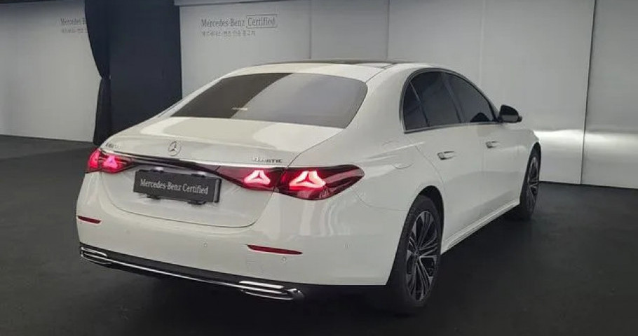 Mercedes-Benz E-Class 