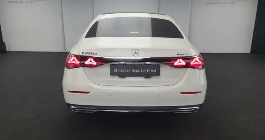 Mercedes-Benz E-Class 