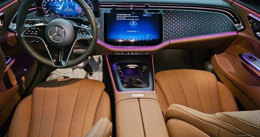Mercedes-Benz E-Class 