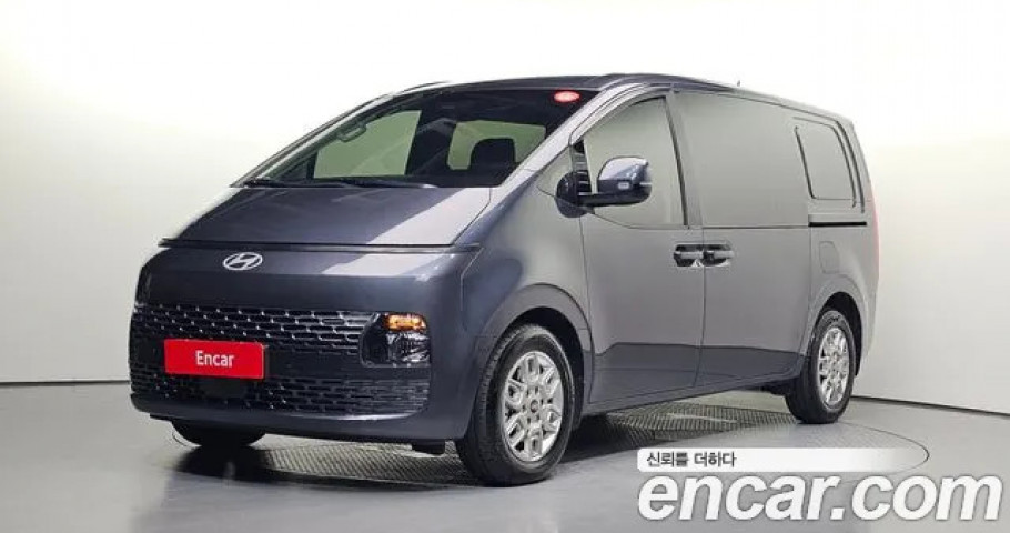 Hyundai Staria 