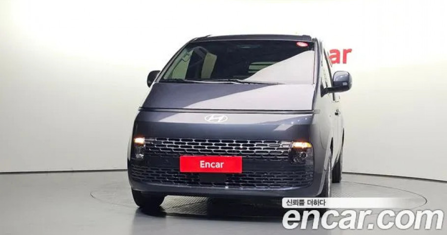 Hyundai Staria 
