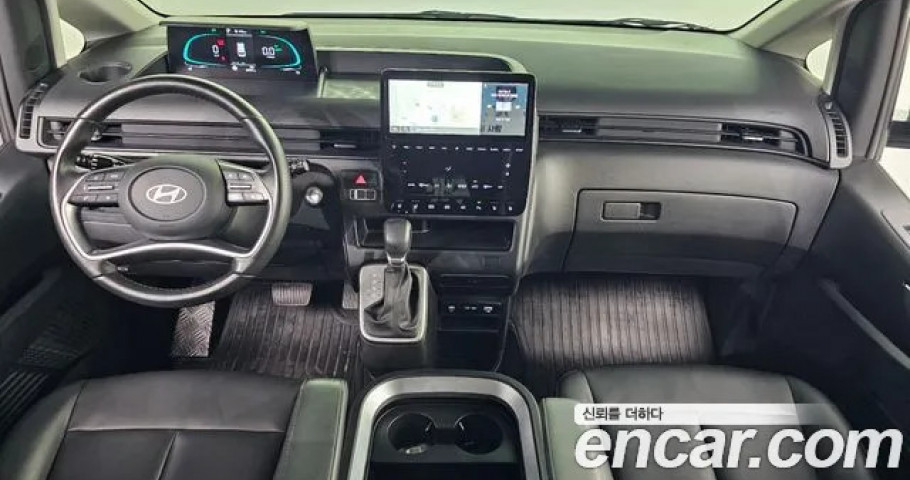 Hyundai Staria 