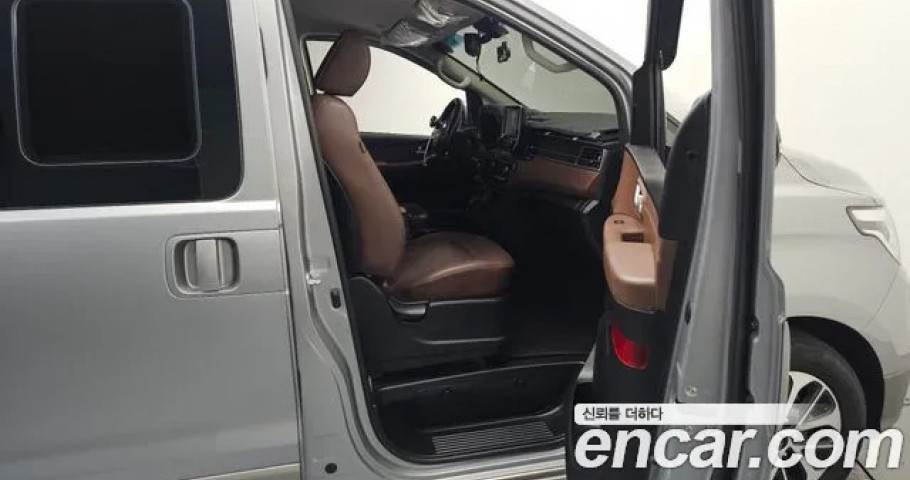 Hyundai Starex 
